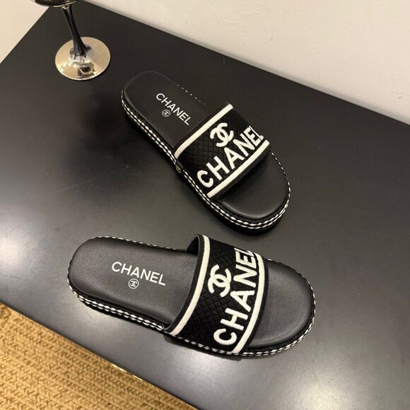 Chanel slippers - Picture 7 of 8